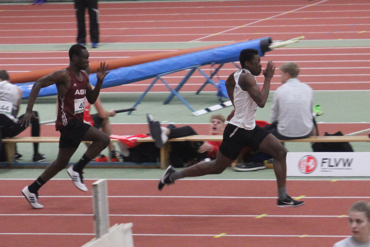 THC Leichtathletik: Chidera Onuoha Triple Nordrhein- und Double Vize NRW Meister